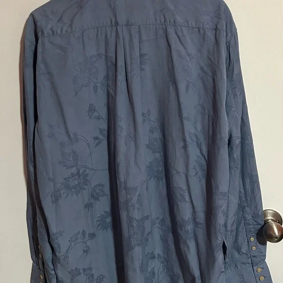 Vintage Tommy Bahama Blue Floral Silk Blend Button Down Shirt - Picture 7 of 7